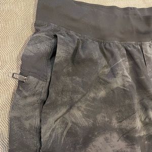 Men’s Lululemon Shorts - black with design. Like new condition! Size large